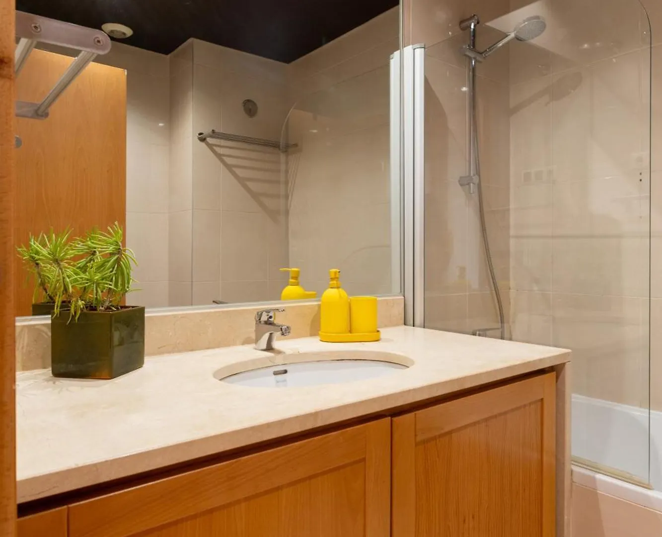Modern Apartment In Parque Das Nacoes Лиссабон 0*,  Португалия